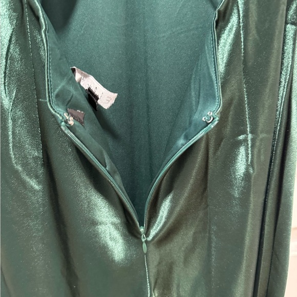 Lulus Perfectly Classy NWOT size Medium Emerald Green Satin Strappy Maxi Dress - Picture 6 of 14